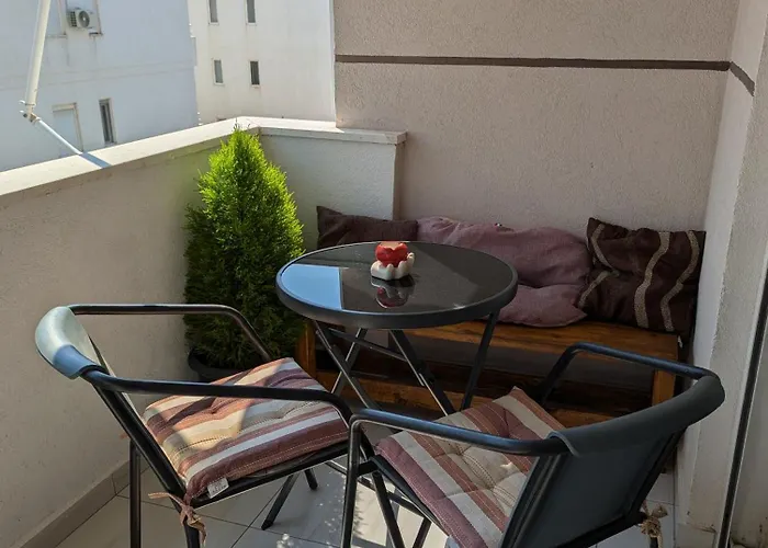 Mary's Qerret Golem (Tirana)